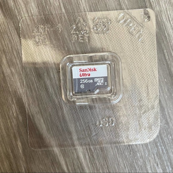 SanDisk SD Card 256GB New in Package - Picture 1 of 4